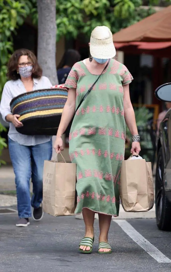 katy perry looks wonderful while out for the first time after giving birth 3
