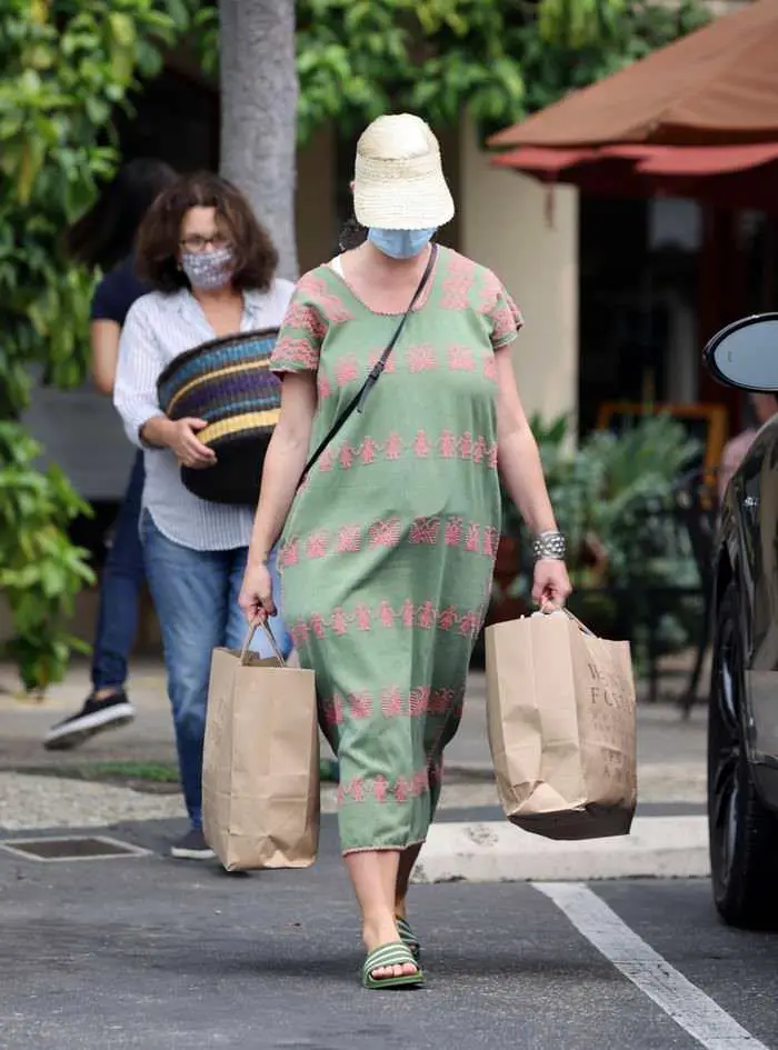 katy perry looks wonderful while out for the first time after giving birth 5