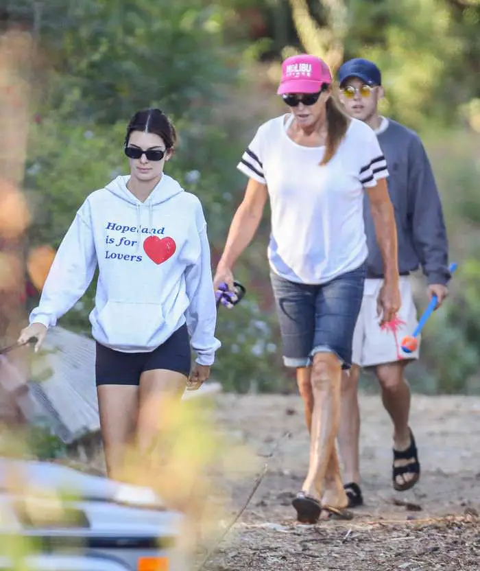 kendall jenner hikes with her dad caitlyn jenner in malibu 4