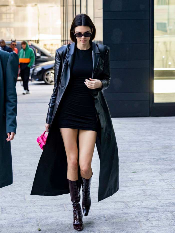 kendall jenner in black mini dress out in milan 4