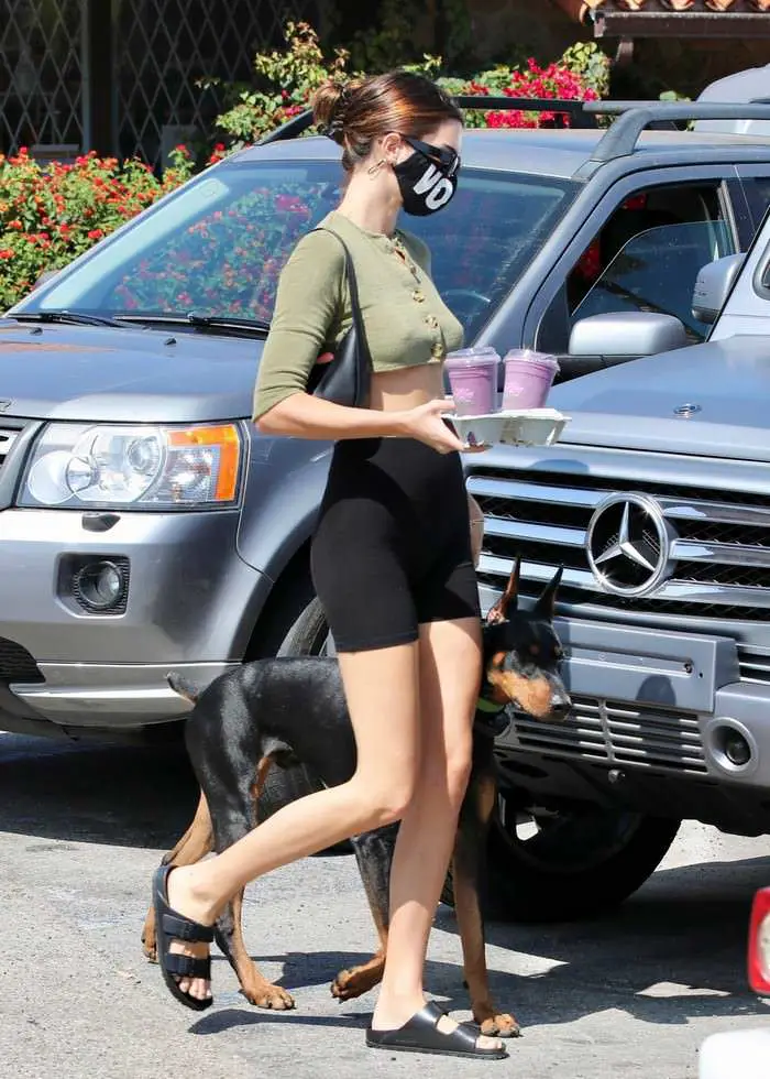 kendall jenner looked wow as she was inspiring fans to vote with her face mask 1