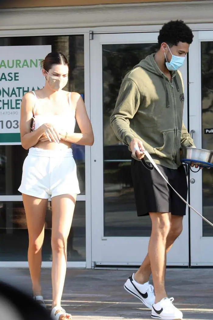 kendall jenner with her bf devin booker and his dog in malibu 2