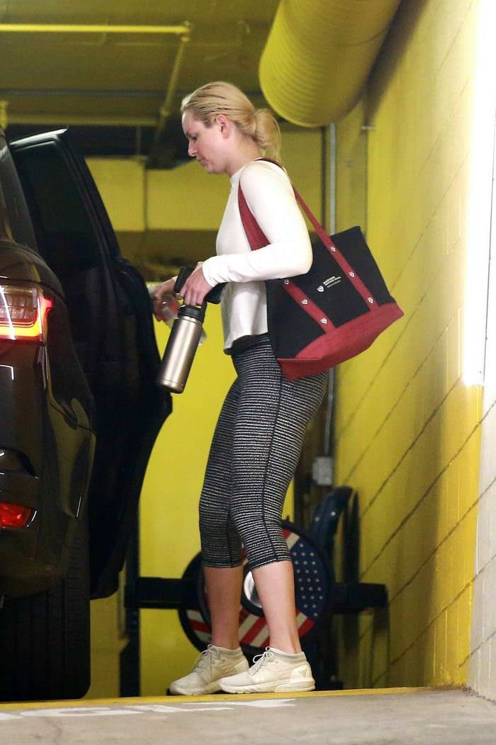 lindsey vonn leaving a gym in beverly hills 3