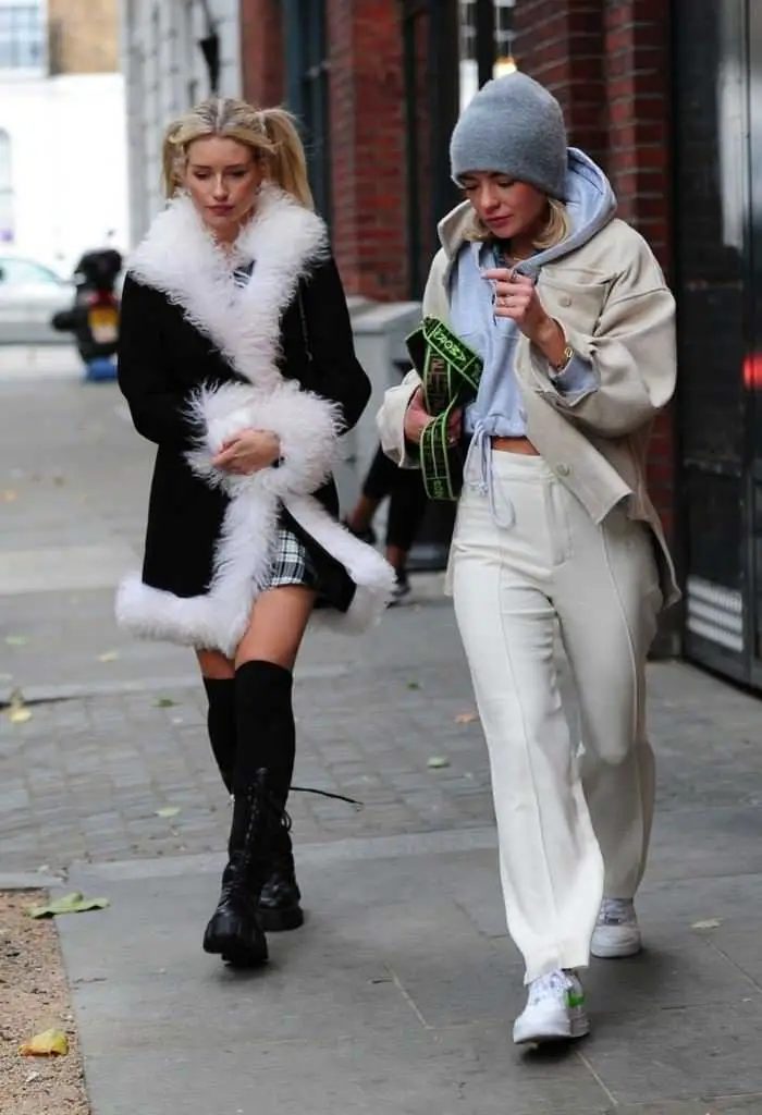 lottie moss looks stylish as she goes to bluebird cafe in london with a friend 1