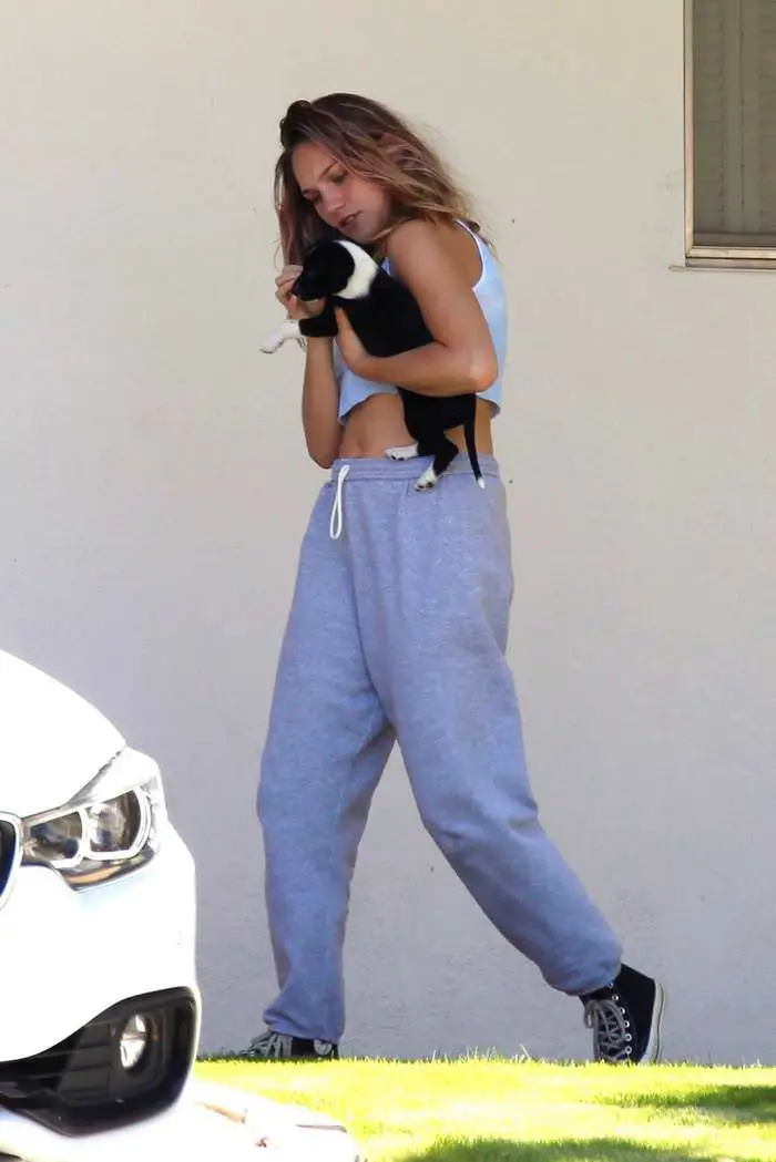 maddie ziegler cuddles with a cute puppy in palm springs 4