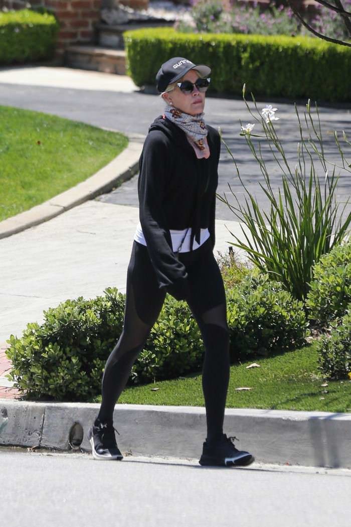melanie griffith goes out flaunting her fit physique in la 2