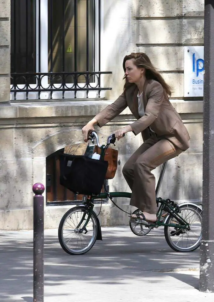 melissa george out for a bike ride in paris 2