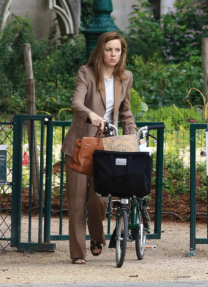 melissa george out for a bike ride in paris 4