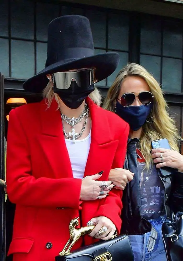 miley cyrus rocks a daring funky chic look in nyc with mom tish 3