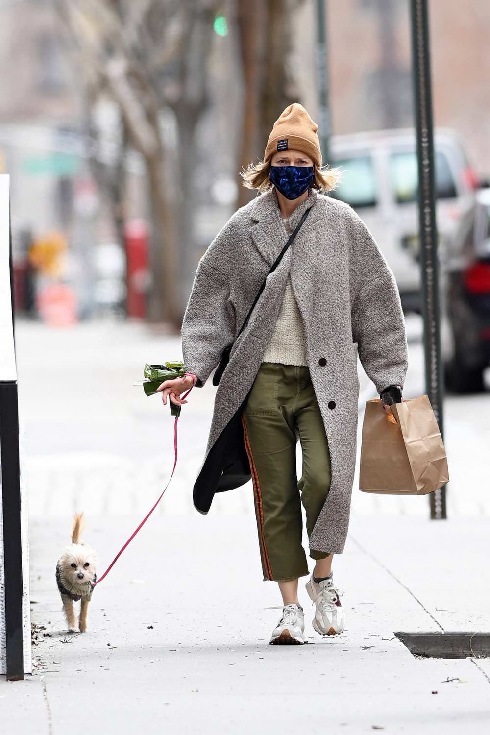 naomi watts stepped out to run some errands in new york 4