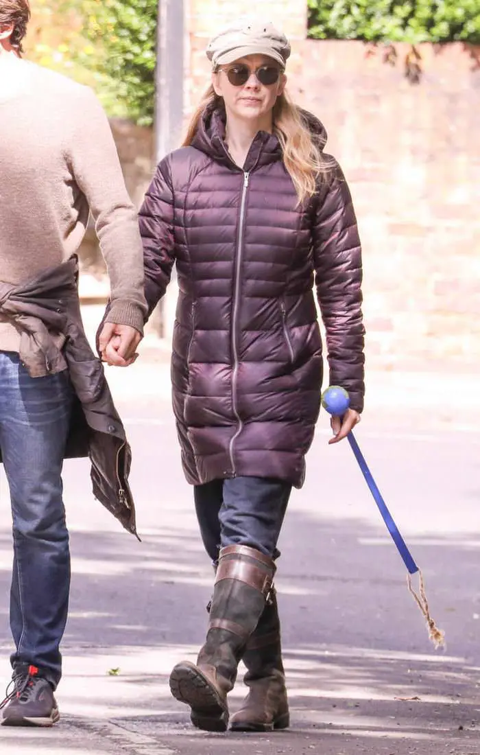 natalie dormer stepped out with her bf in a romantic stroll 4