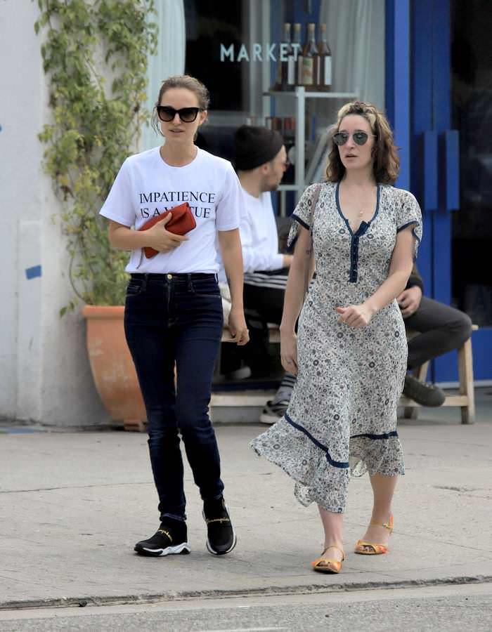 natalie portman casual outfit out in los angeles 2