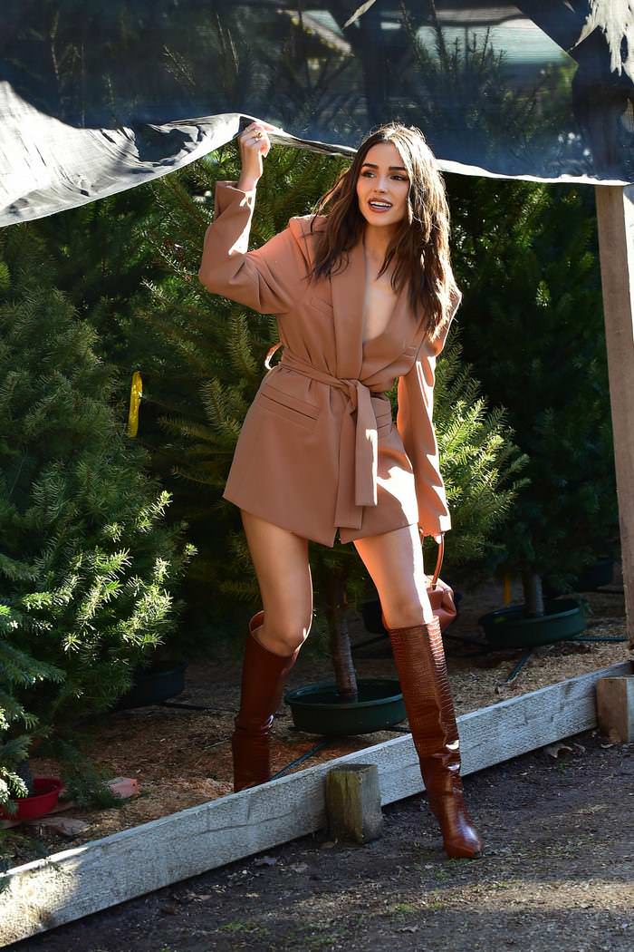 olivia culpo shopping for a christmas tree in los angeles 2