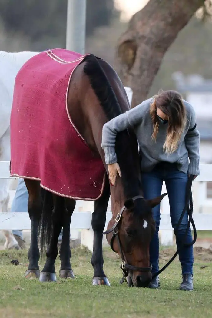 olivia wilde steps out for the 1st time after split from jason sudeikis 3