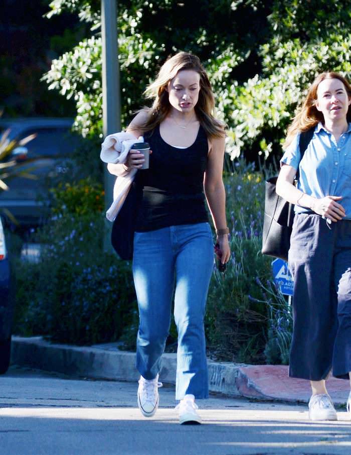 olivia wilde went to grab coffee in los angeles 4