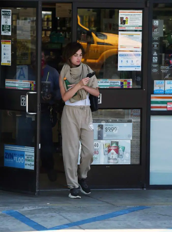 rainey qualley outside 7 eleven in los angeles 1