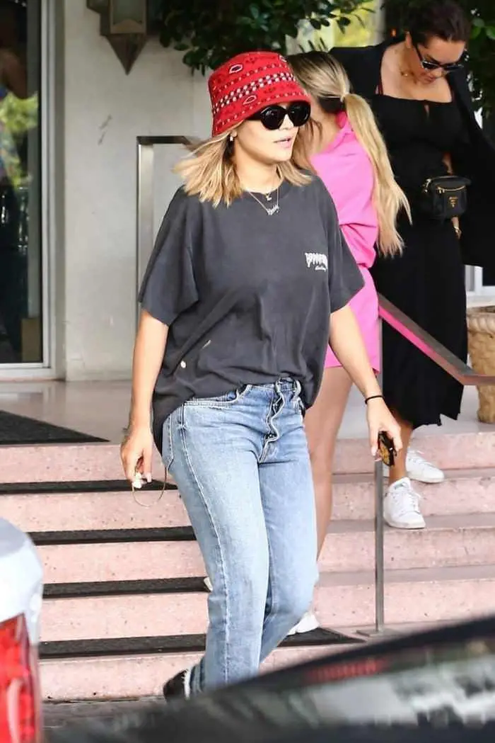 rita ora arrives to her hotel in miami 3