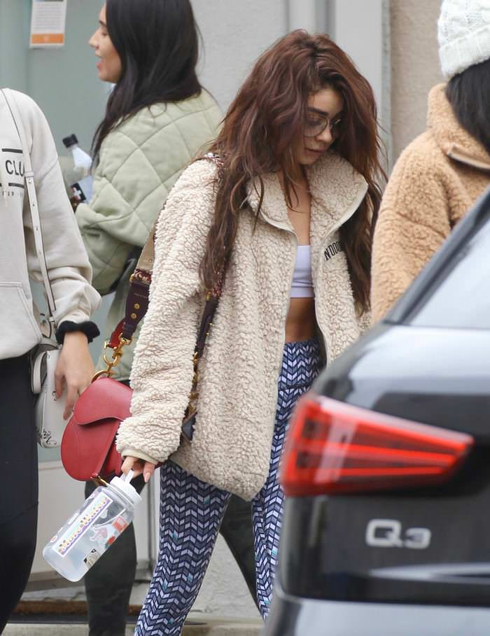 sarah hyland heads to the gym in studio city 2