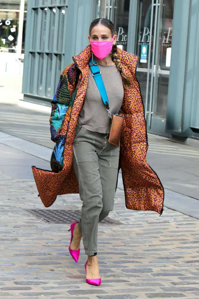 sarah jessica parker looks trendy as she arrives in her shoe store in ny 1