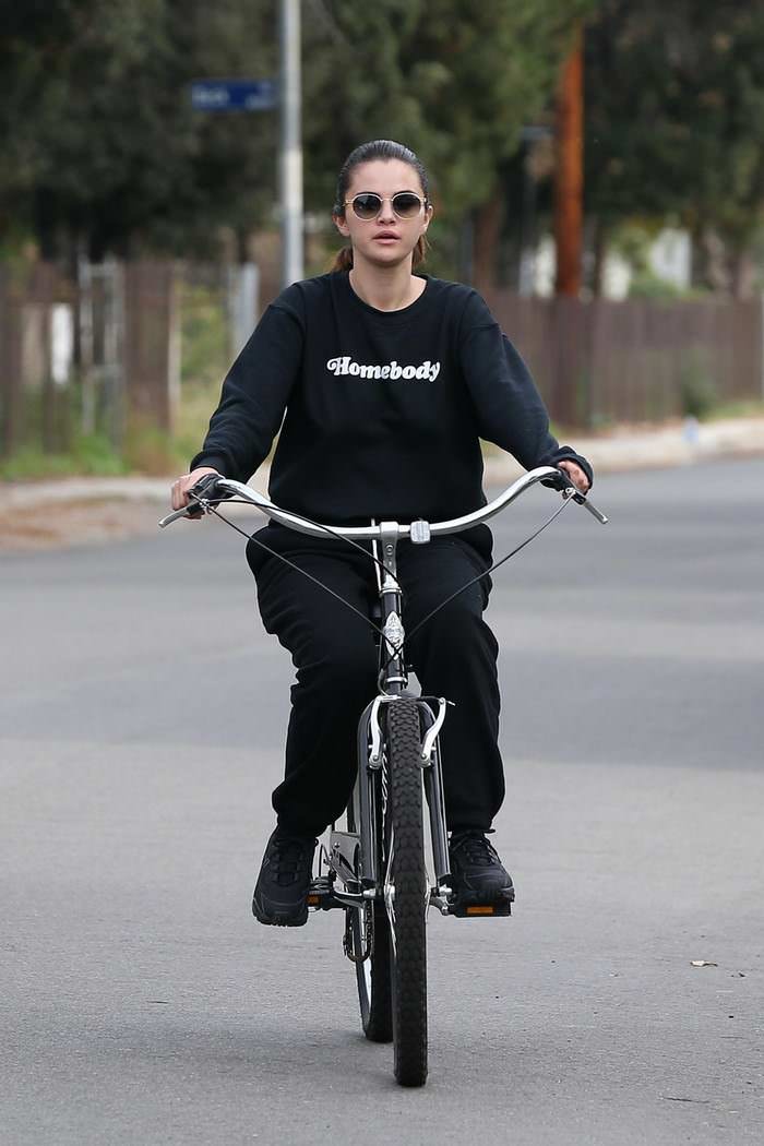 selena gomez active lifestyle as she enjoys bicycle ride 4