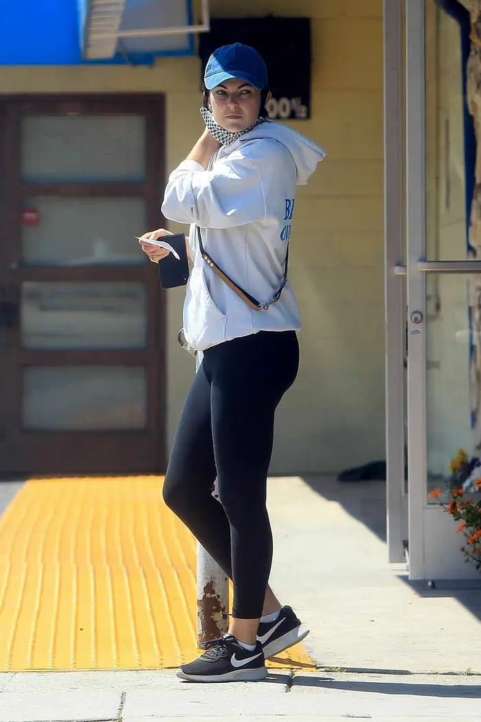 serinda swan flaunting her figure as she takes her dog for a walk 2