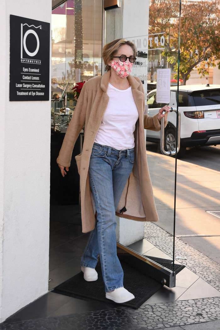 sharon stone shopping new sunglasses in los angeles 3