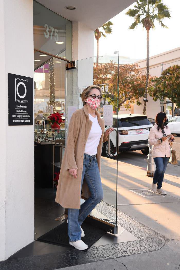 sharon stone shopping new sunglasses in los angeles 4
