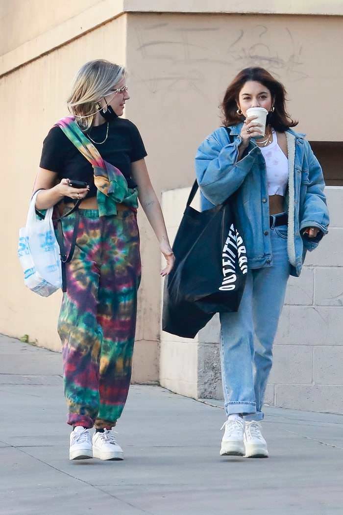 vanessa hudgens and gg magree leaving urban outfitters in burbank 1