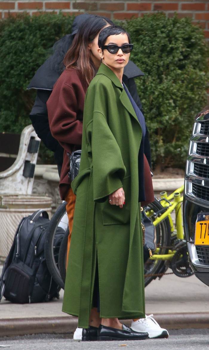 zoe kravitz in green coat out in new york city 3